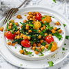 In der Kichererbsen-Pfanne mit Spinat & Tomaten verwenden wir keinen Reis oder Kartoffeln