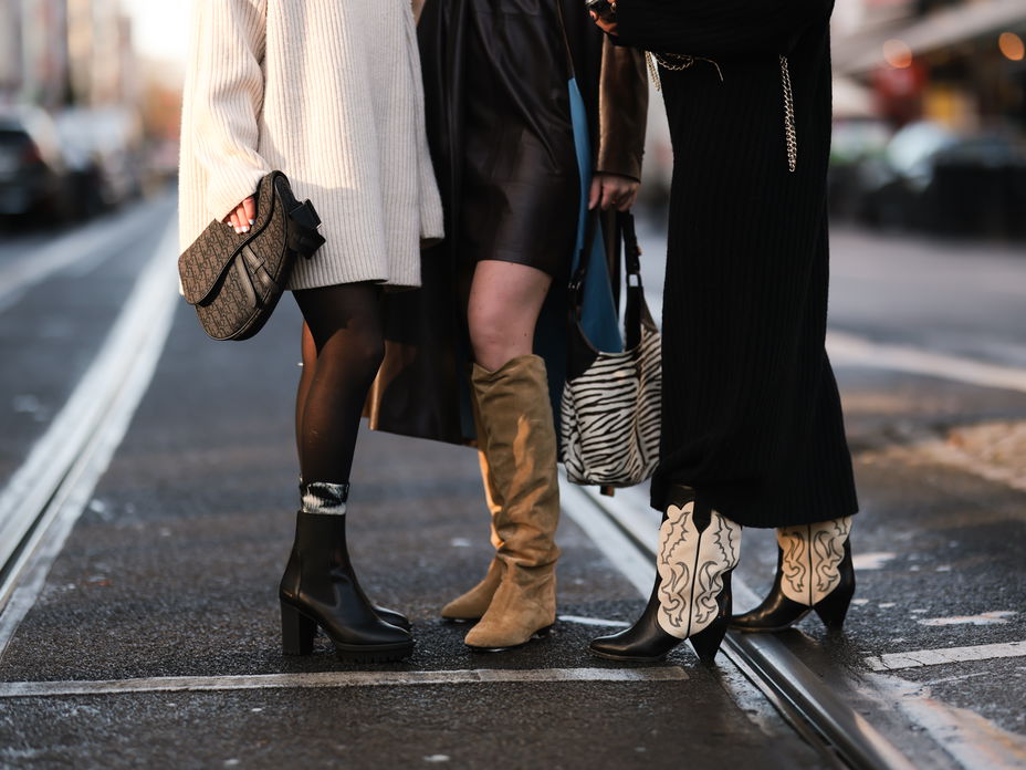 Welche Stiefel passen am besten zu Kleidern?