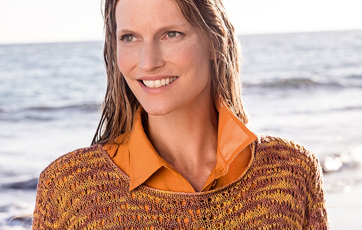 Stricken mit Leinen - Model in Pullover mit feinem Lochmuster von Lana Grossa