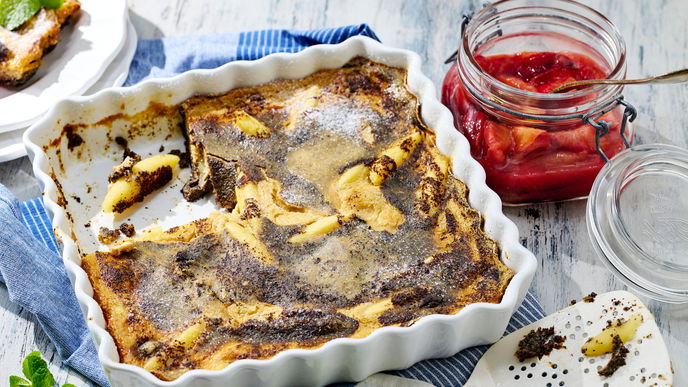 Süß statt herzhaft: Rezept für Schupfnudel-Auflauf mit Mohn und Zwetschgen