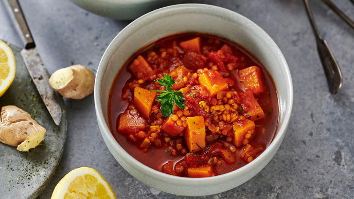 Unser Süßkartoffel-Eintopf mit Linsen ist gesund, lecker & schnell gemacht