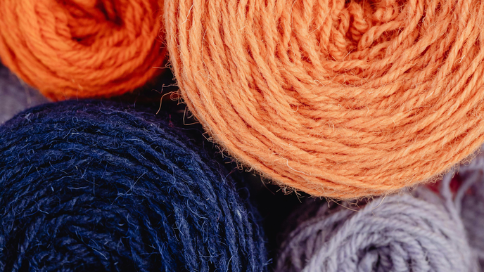 Stricken mit Sockenwolle: 6 kreative Anleitungen, die alles andere als Socken sind