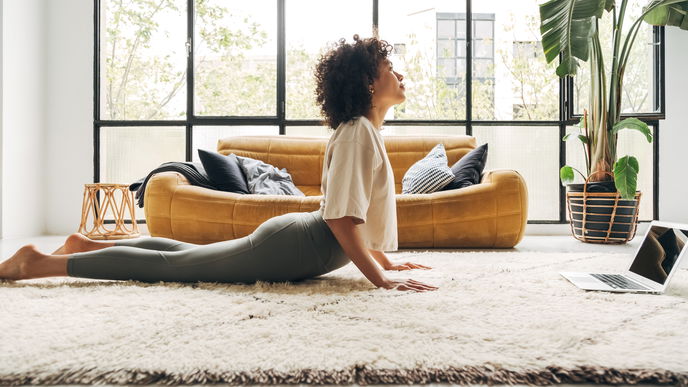 Yogaübungen zum Abnehmen am Bauch: Diese 6 sind wahre Fettburner