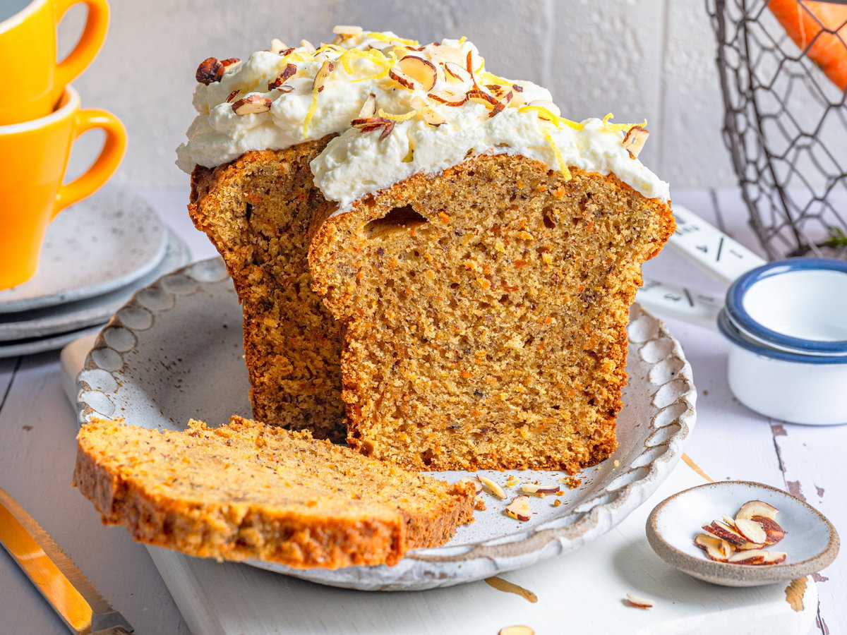 Karottenkuchen mit Frischkäse-Topping