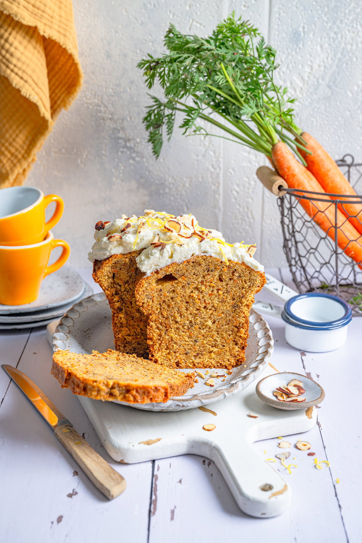 Karottenkuchen mit Frischkäse-Topping