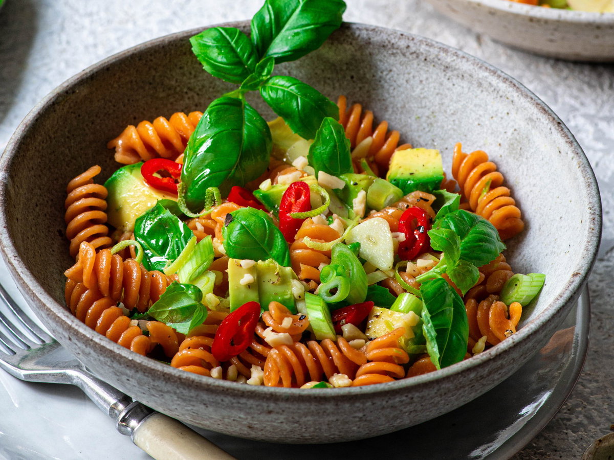 Linsennudeln mit Avocado