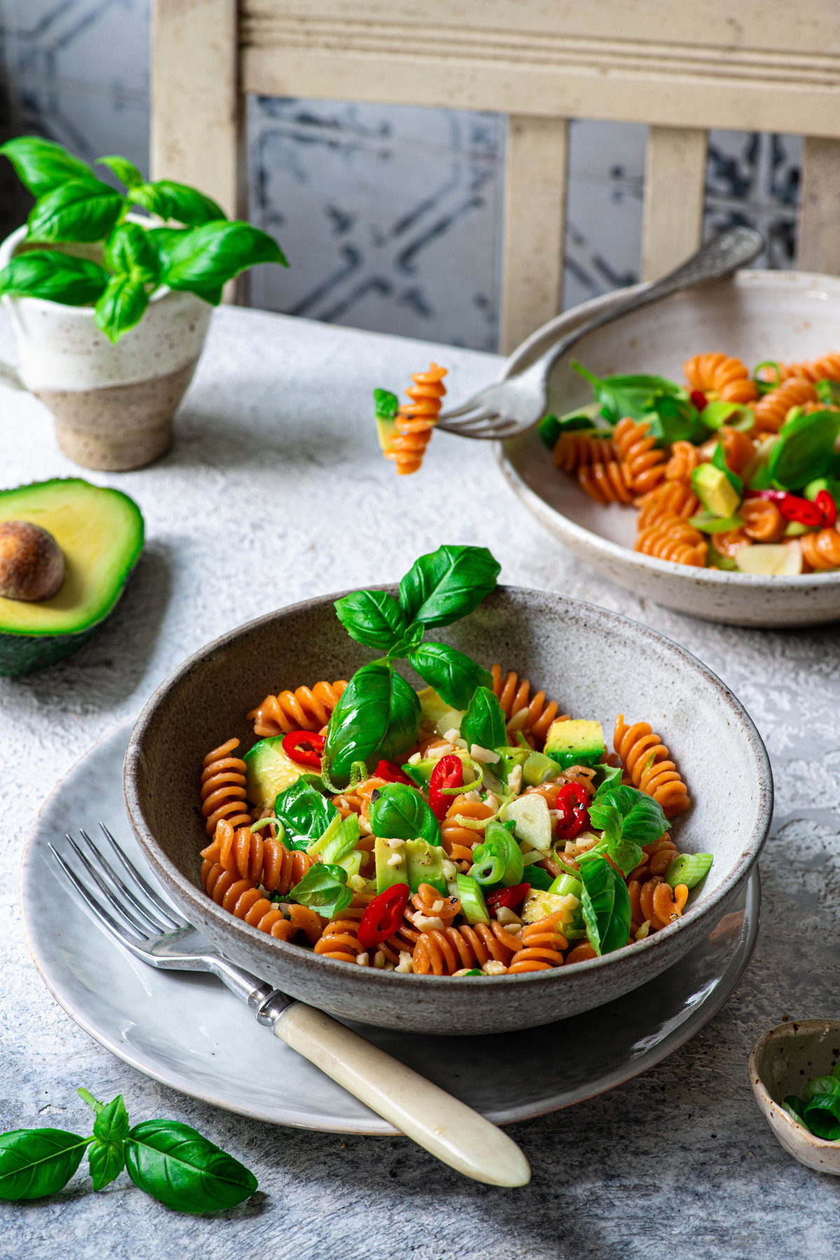 Linsennudeln mit Avocado