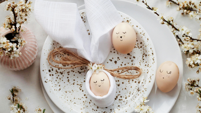 Osterservietten falten: Diese DIY-Ideen sind der Hingucker bei jedem Osterbrunch
