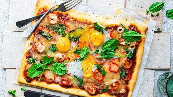 Mal eine anderer Belag: Rezept für Pizza Florentina mit Ei