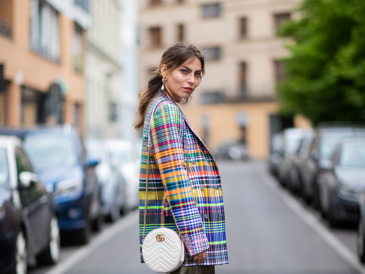 Sleek-Zopf - Masha Sedgwick mit tiefem Sleek-Zopf