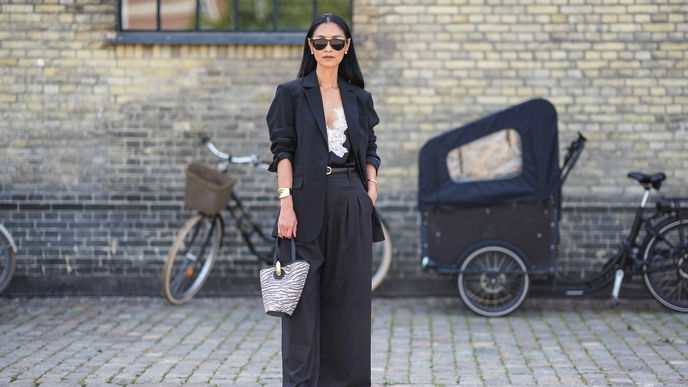 Welche Schuhe passen zu Marlenehosen? 4 Modelle, die uns zeitlos schön aussehen lassen