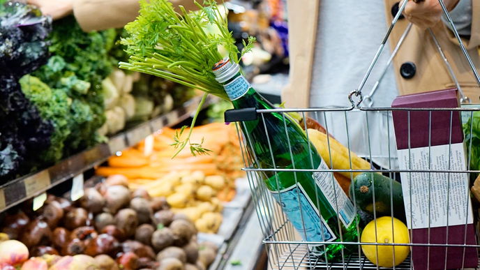 Wie kann man beim Einkaufen sparen? 5 Tipps, um 400 Euro weniger im Monat auszugeben