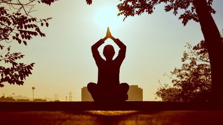 Yoga-Ecke im Garten: So schaffen Sie sich eine authentische Atmosphäre