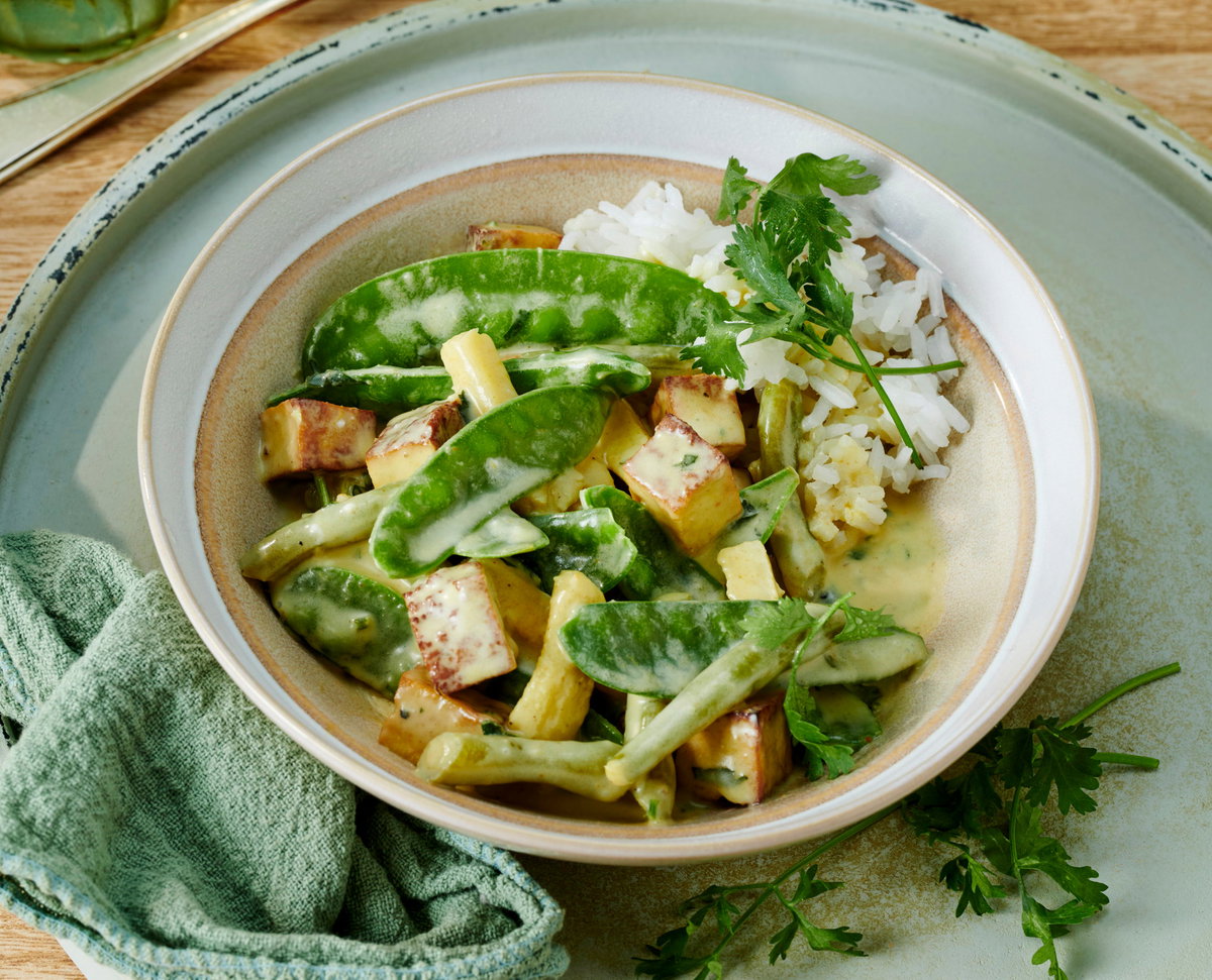 Grünes Tofu-Kokos-Curry