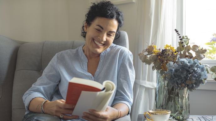Gute Bücher für Frauen ab 40: Diese Geschichten haben uns inspiriert & kommen aus dem Leben