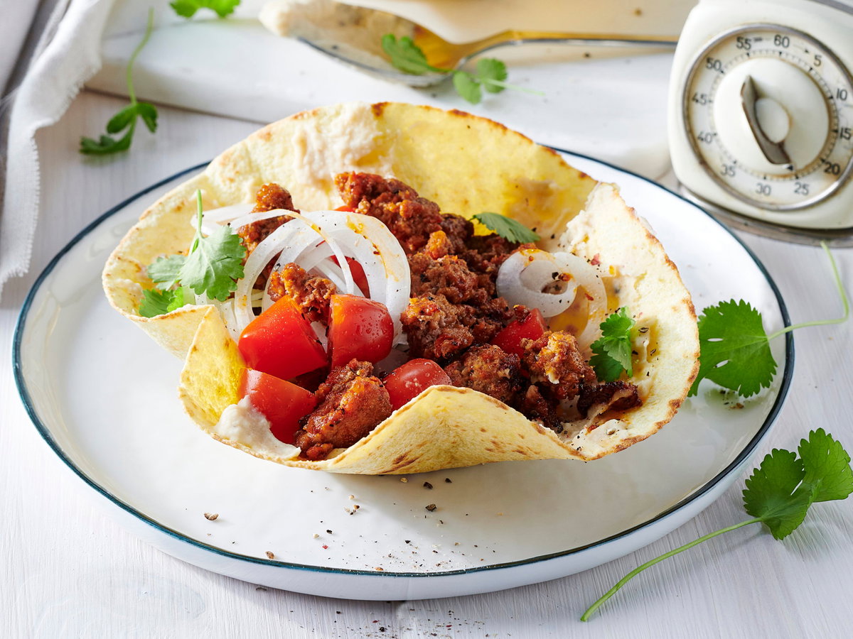 Hackfleisch-Tacos mit Bohnencreme