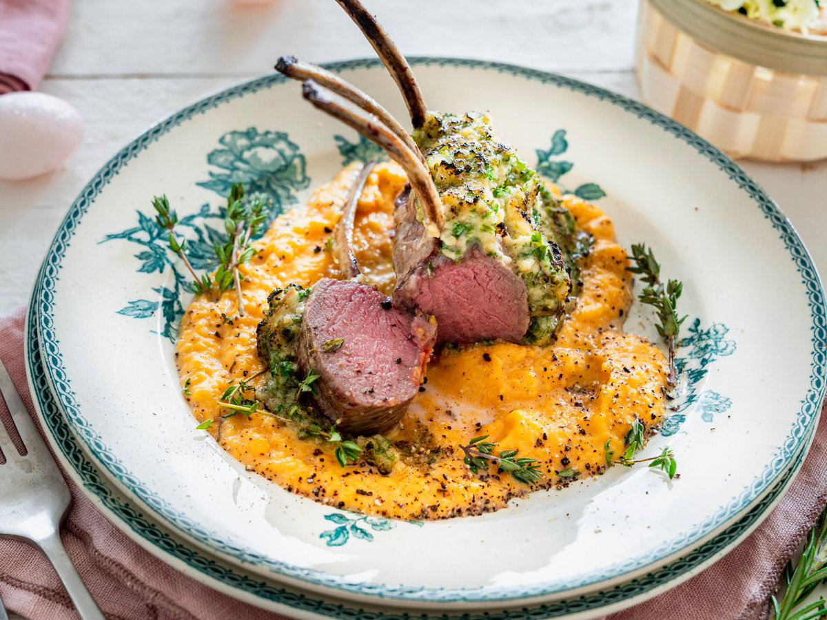 Lammkoteletts mit Kräuterkruste & Süßkartoffelpüree