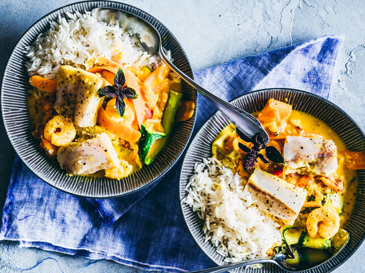Seelachs und Garnelen in Currysauce