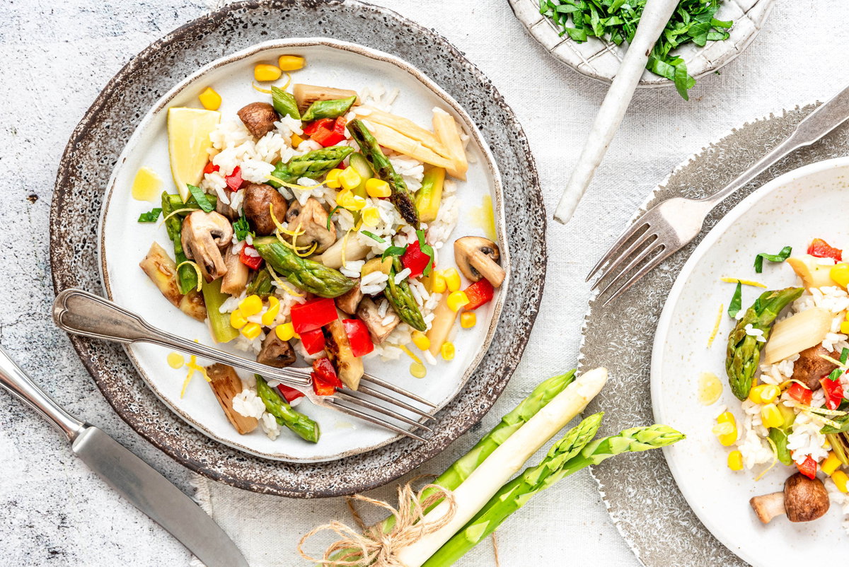 Spargel-Reis-Pfanne mit Champignons