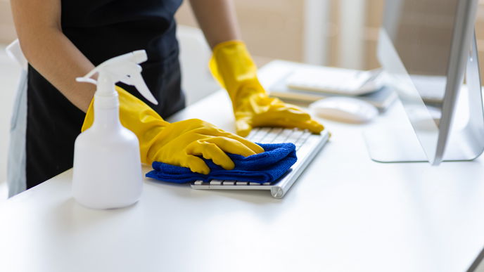 Vergilbtes Plastik reinigen: Die 5 besten Hausmittel & Tipps bringen es wieder zum Strahlen