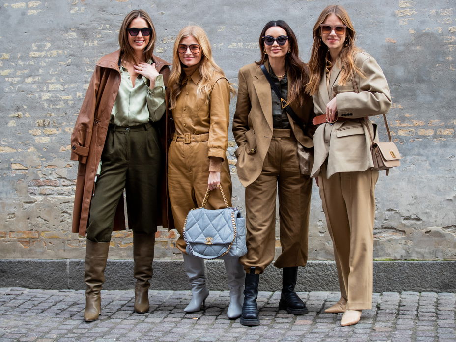 Modische Frauen Streetstyle