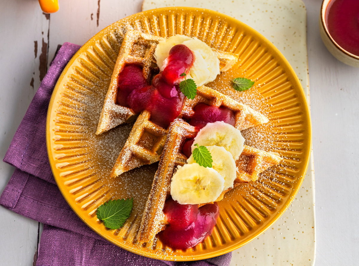 Bananenwaffeln mit Pflaumensoße