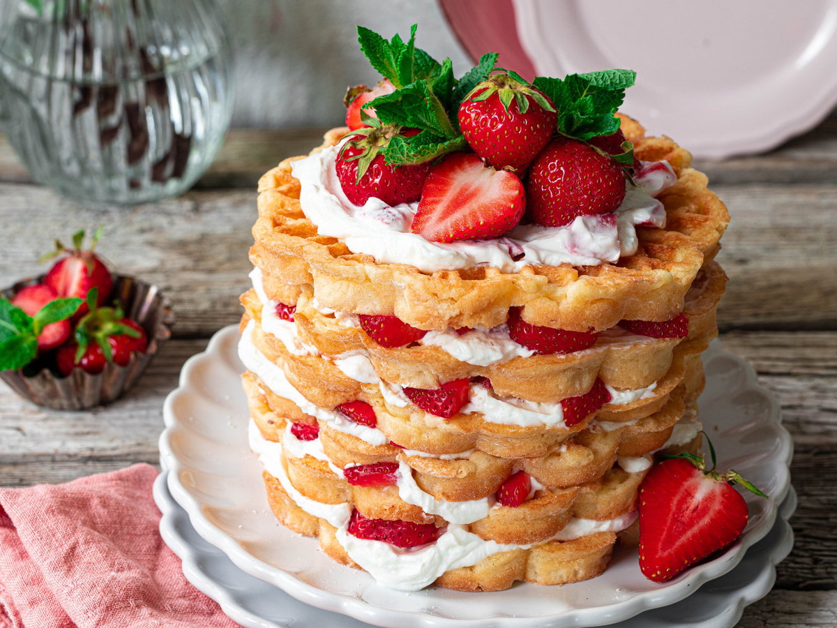 Erdbeer-Waffeltorte