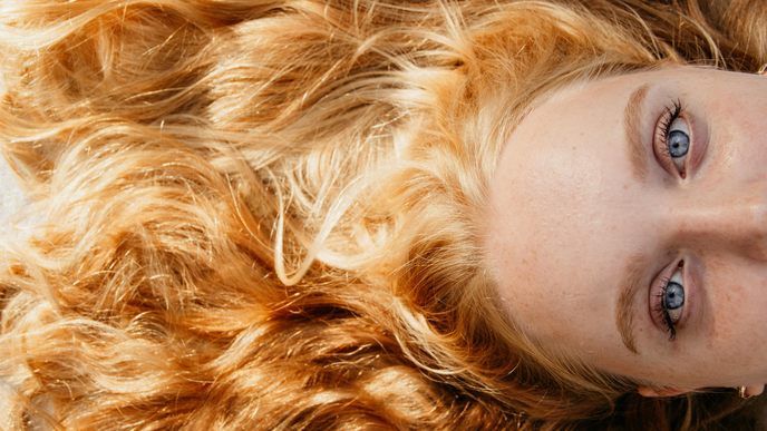Fettige Haare nach dem Waschen? 6 typische Ursachen und was wirklich dagegen hilft