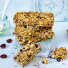 Rezept für Pistazien-Cranberry-Riegel mit Haferflocken: Unser gesunder Snack für zwischendurch