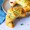 Pizzateig-Croissants mit herzhafter Füllung: Das Blitz-Rezept aus Fertigteig 
