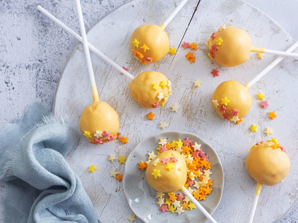 Zitronen-Cake-Pops