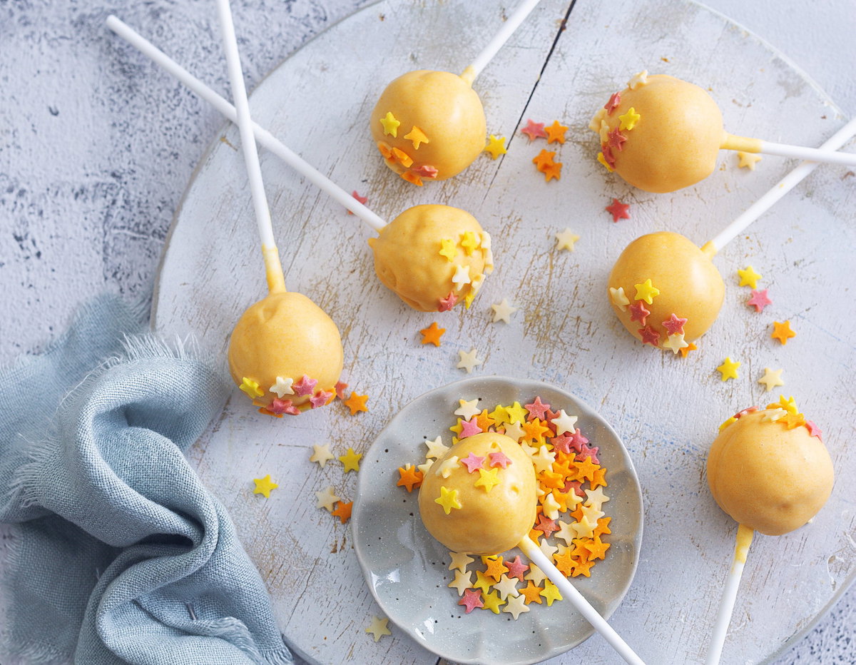 Zitronen-Cake-Pops
