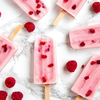 Himbeer-Cashew-Eis am Stiel - ein Muss für alle, die von den Früchten nicht genug bekommen