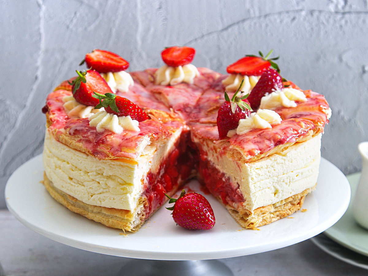 Erdbeer-Torte mit Blätterteig