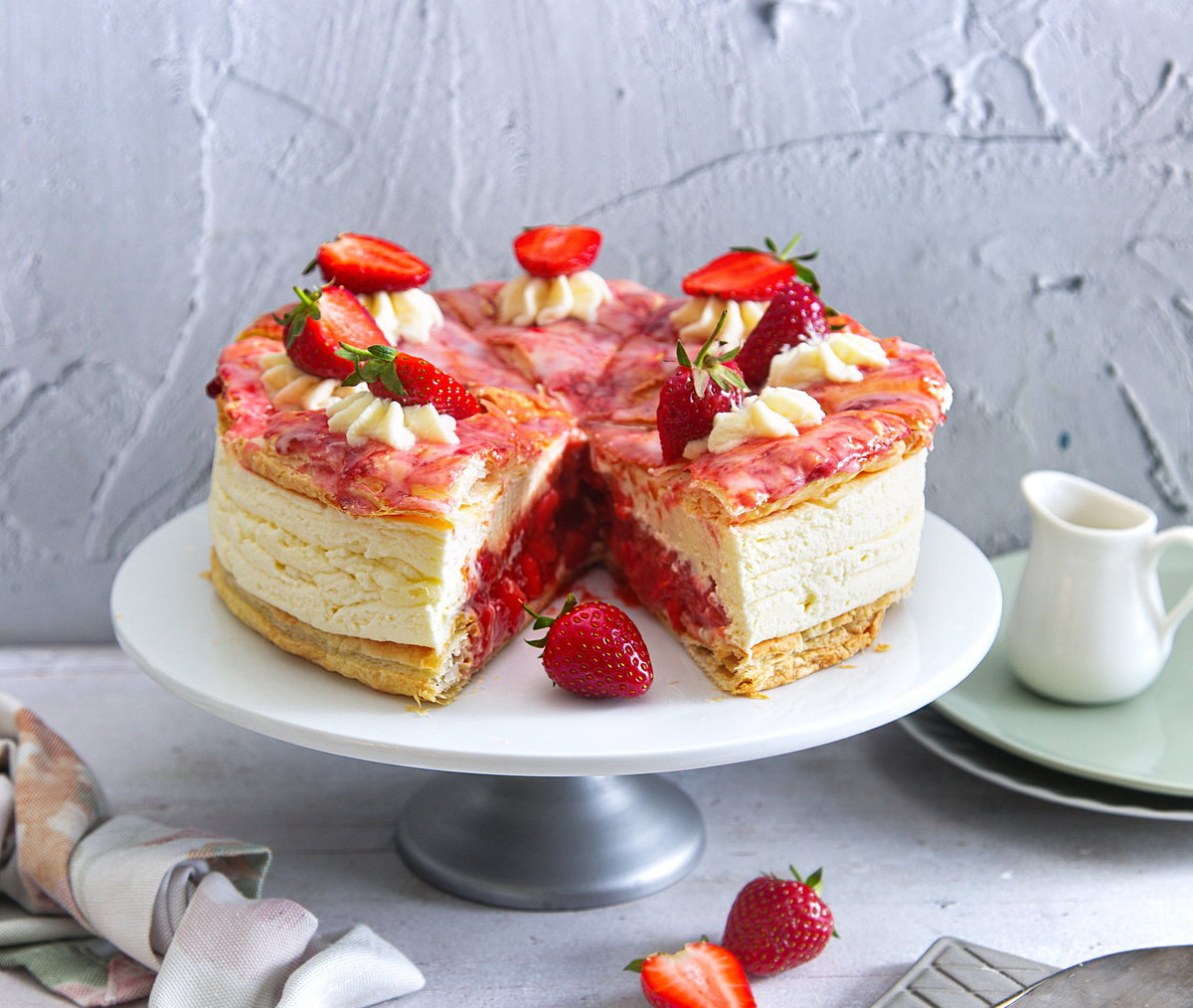 Erdbeer-Torte mit Blätterteig