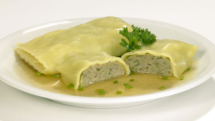 Deftiges Originalrezept nach Omas Art: Schwäbische Maultaschen in Rinderbrühe