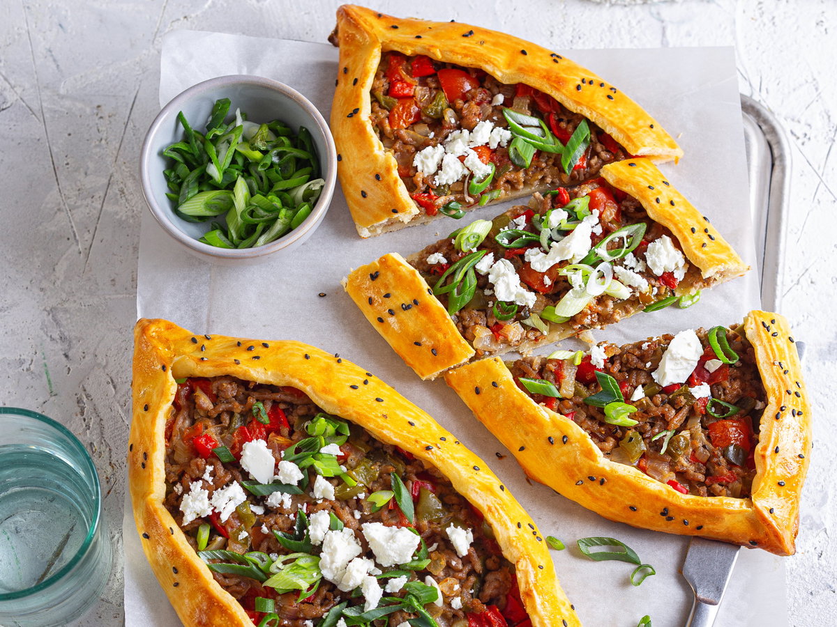 Pide mit Hackfleisch