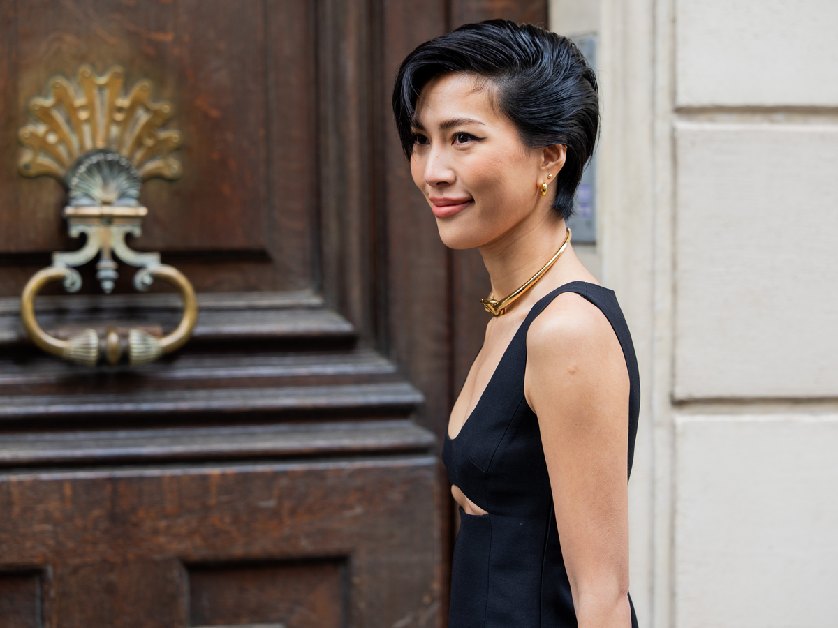 Molly Chiang mit punkig-coolem Long Pixie mit Föhnwelle
