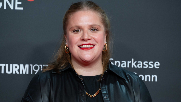 Woher kennt man "Großstadtförsterin" Stefanie Reinsperger?