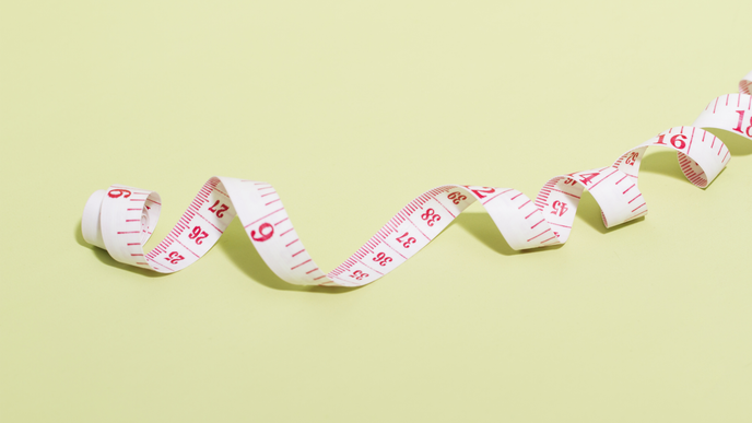 Abnehmen ab 40: Mit diesen 8 Profi-Tipps unserer Fitness-Redakteurin klappt es garantiert