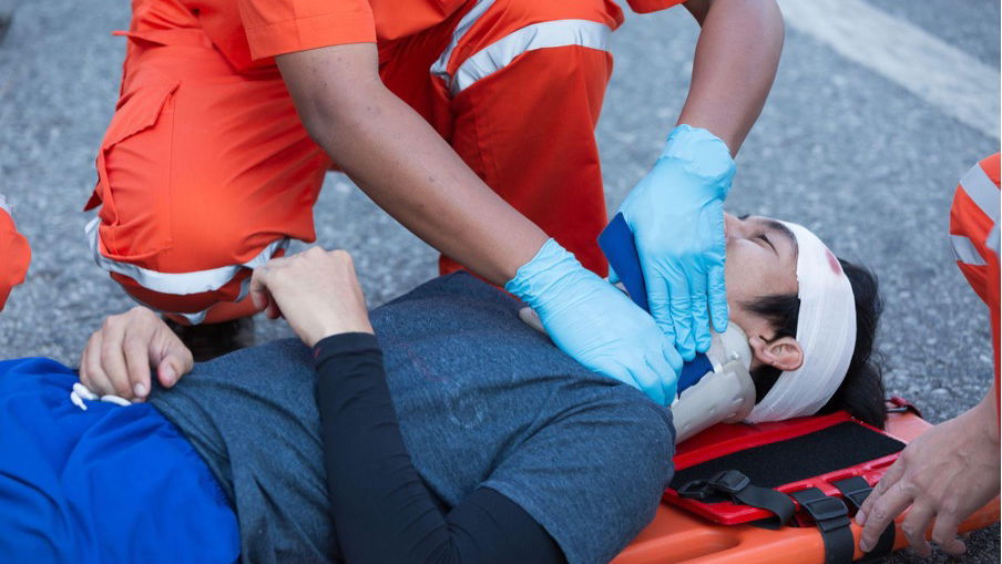 Weltweite Sicherheit: So funktioniert medizinischer Patiententransport rund um die Uhr