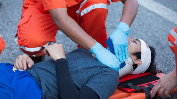 Weltweite Sicherheit: So funktioniert medizinischer Patiententransport rund um die Uhr