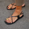 Schluss mit Rutschen! Diese 5 stylishen Sandalen sind die Rettung bei Schweißfüßen im Sommer 2026