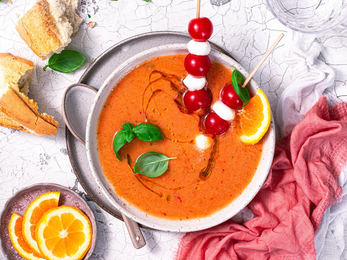Tomatensuppe mit Melone und Orange