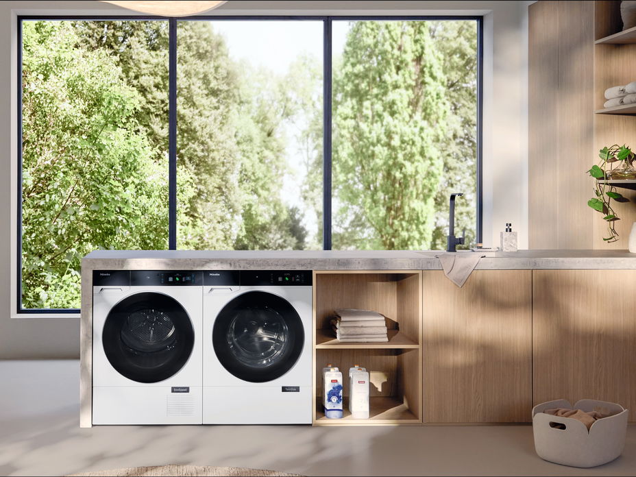 Die intuitiv bedienbaren Nova Edition Waschmaschinen und Trockner verbinden ganz selbstverständlich größtmögliche Schonung, smarten Komfort und zeitgemäßes Design.