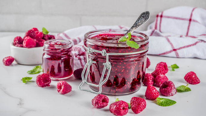 Himbeeren einkochen: Die einfache Schritt-für-Schritt-Anleitung & leckeres Sommer-Rezept