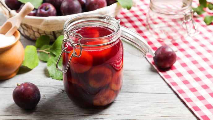 Pflaumen einkochen: Unser einfaches Rezept mit 3 Zutaten + die besten Tipps rund ums Einmachen