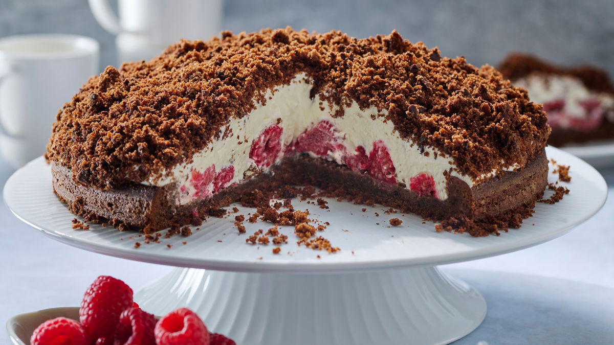 Himbeer-Maulwurfskuchen: Unser klassisches Rezept schmeckt fruchtig & schokoladig