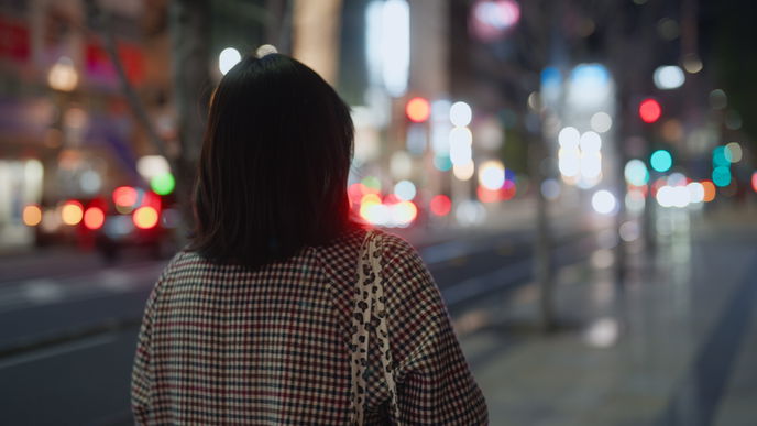 "Hey Süße!" – Catcalling soll strafbar werden: Rechtsexpertin Dr. Weyand ordnet ein