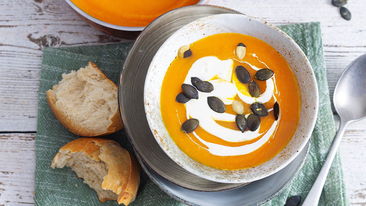 Kürbis-Pastinaken-Cremesuppe: Unser herbstliches Rezept trifft garantiert Ihren Geschmack